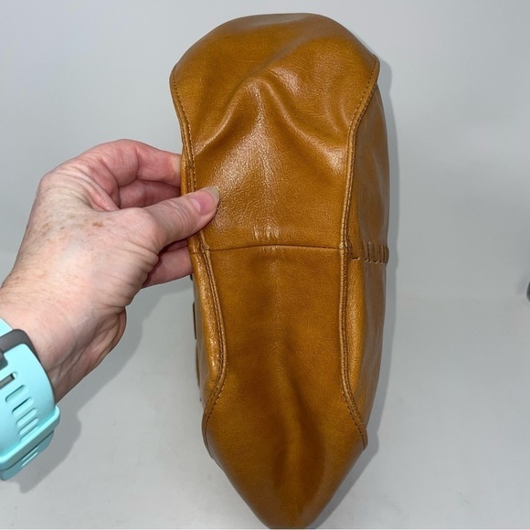 Auricle Orange Leather Shoulder Bag | Tapered Design - Picture 5 of 15